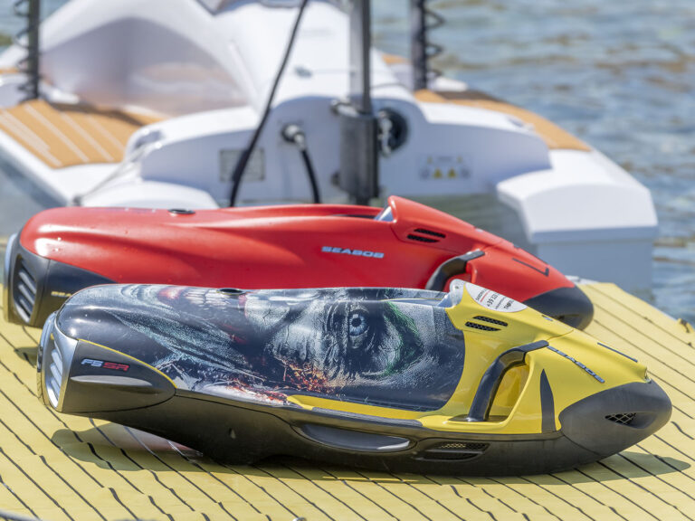 sardinia-water-toys-costa-smeralda-porto-cervo-custom-graphics-wraps-yacth-watercraft-seabob-jet-ski-fliteboard-efoils-10